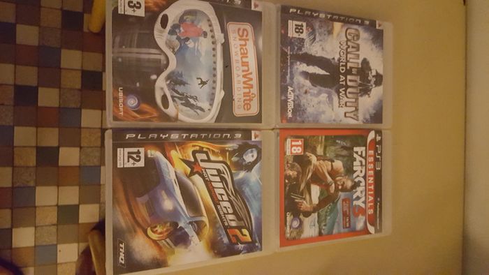 4 jeux PS3 a 3 € l un ou 10€ les 4