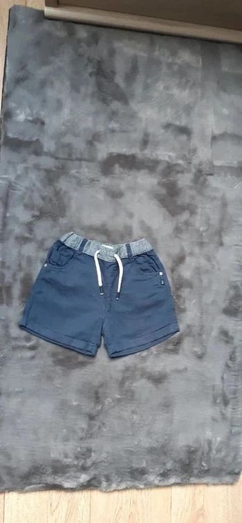 Short obaibi 3 ans en très bon état