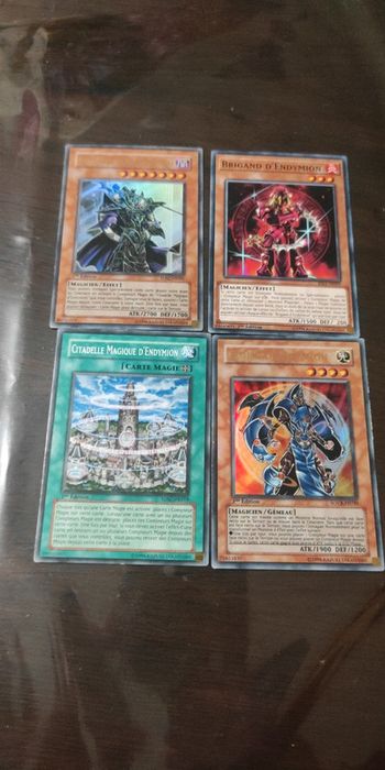 Lot 4 cartes Yu-Gi-Oh