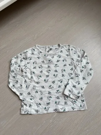T-shirt blanc avec fleurs