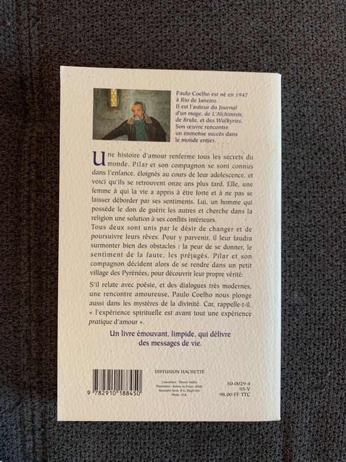 Livre sur le bord de la rivière Piedra je me suis assise et j’ai pleuré Paulo Coelho - photo numéro 2