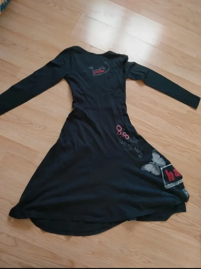 Robe mi longue Desigual. Femme.
Taille S - photo numéro 7