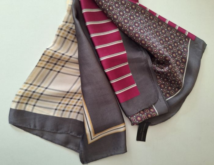 Foulard carré imprimé multi-couleurs Jean-Louis Scherrer - photo numéro 2