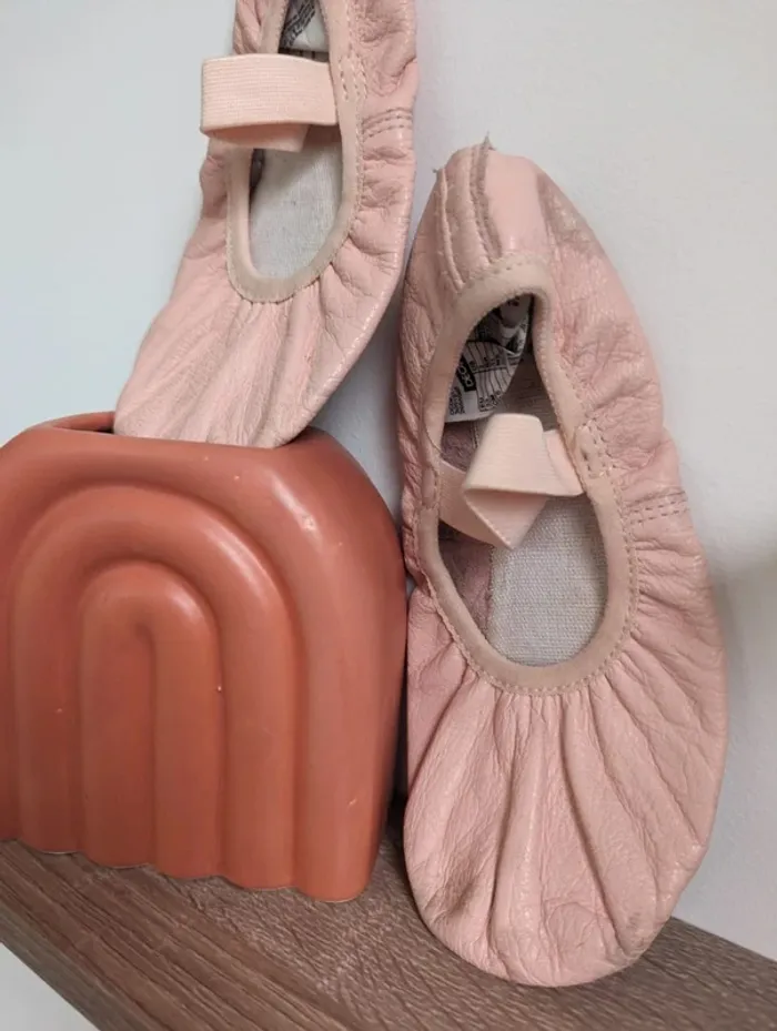 Chaussons de danse en cuir rose clair taille 33 - photo numéro 2