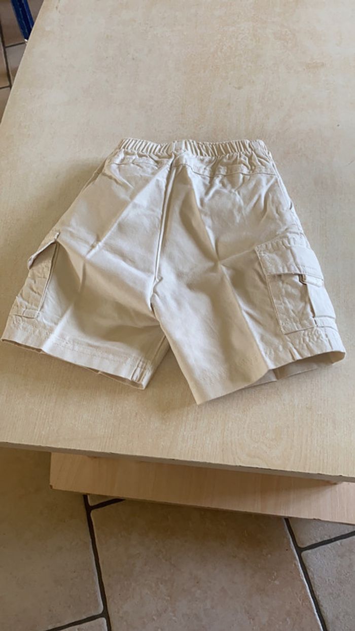 Short 6 mois - photo numéro 2