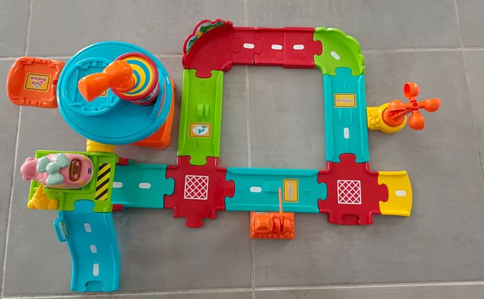 Mon Aéroport interactif Tut Tut bolides + hélicoptère de VTech - photo numéro 6