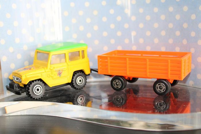 Voiture miniature plus remorque - photo numéro 10