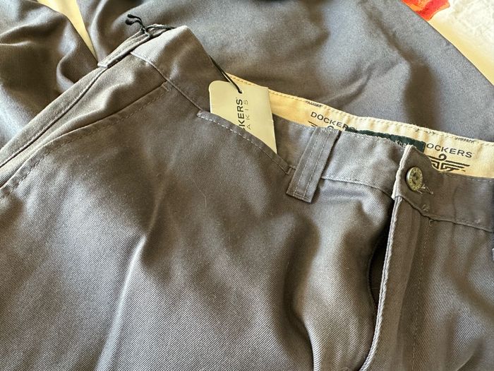 Neuf - Pantalon gris Dockers Khakis regular D4 - Taille 34x34 - photo numéro 4