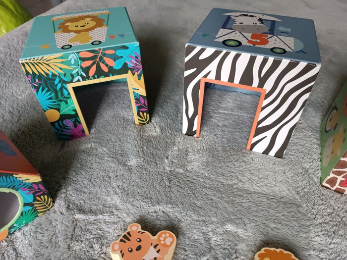 Cubes d’éveil empilables en bois et carton avec petits animaux - photo numéro 5