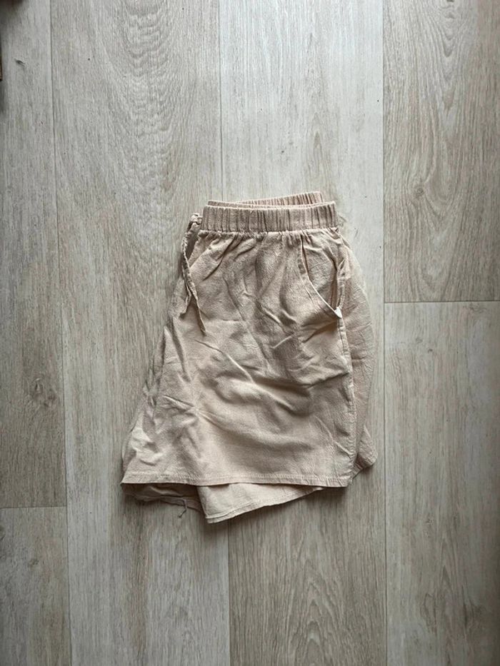 Petit short léger à taille élastique et poche acheté en Thaïlande M - photo numéro 4
