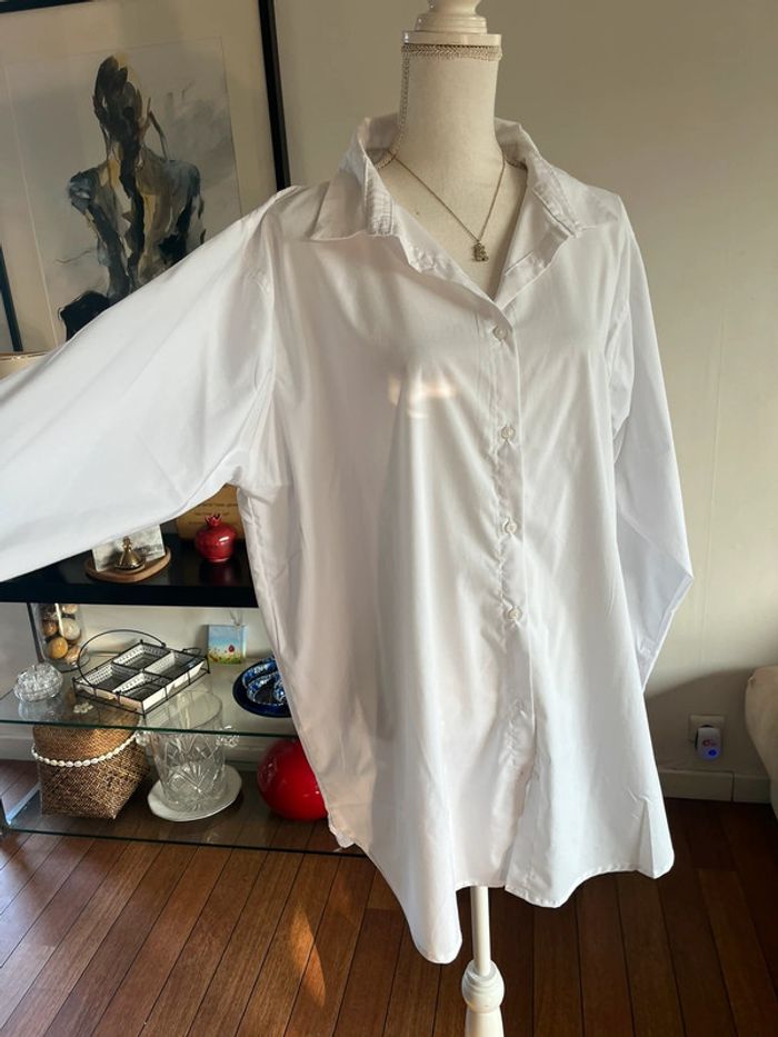 Maxi chemise blanche 46/48 coton Elasthane comme neuve - photo numéro 4