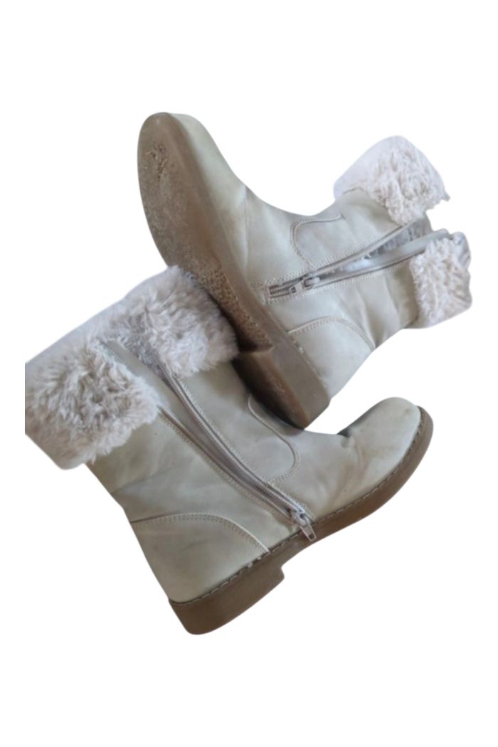 Boots fourrées fille Pointure 33 - photo numéro 3