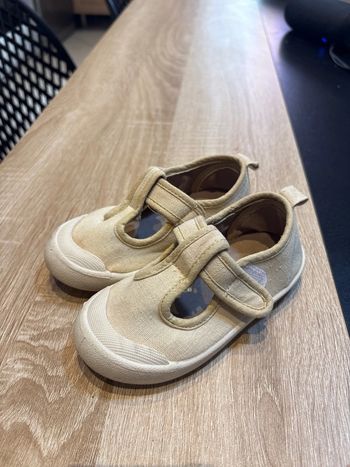 Basket d’été garçon ou fille pointure 24