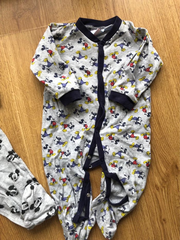Lot 3 pyjamas 6-9 mois Disney très bien état - photo numéro 3
