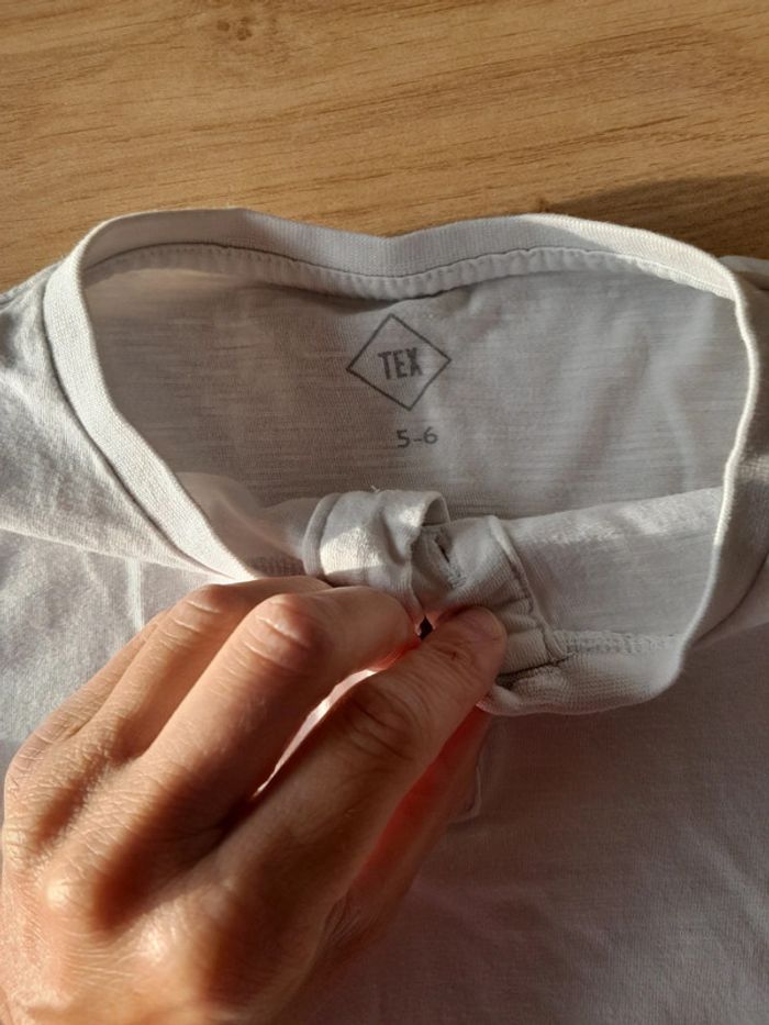 Tee shirt manches longues 5 6 ans - photo numéro 2