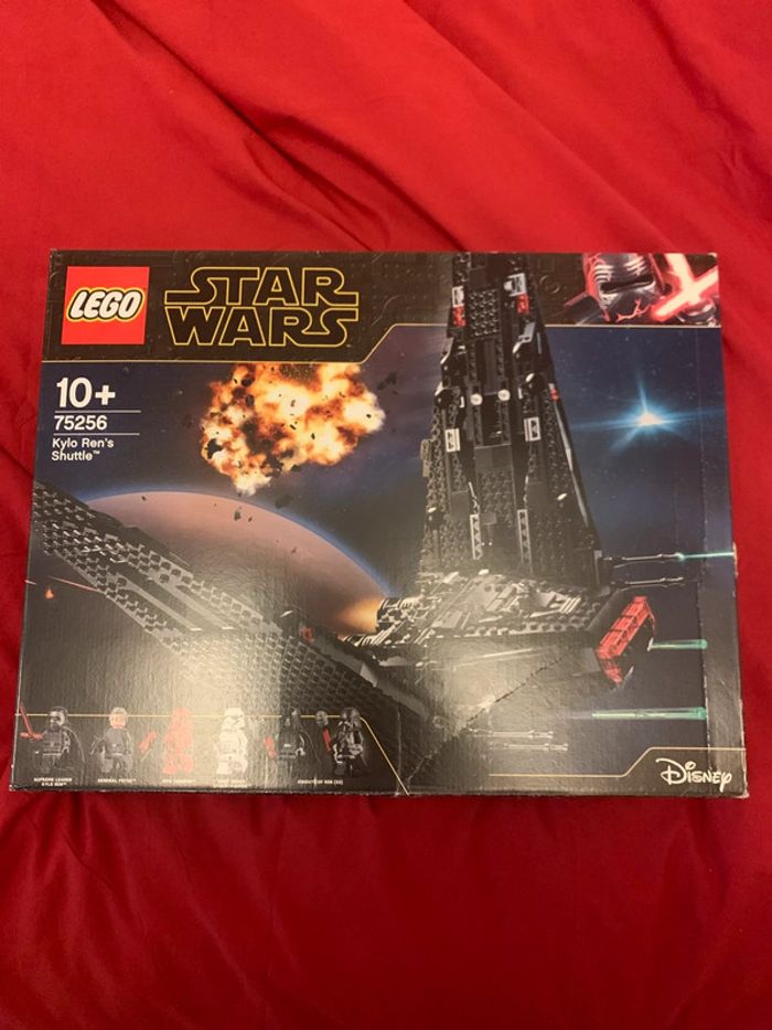 Lego 75256 star wars la navette de Kylo Ren