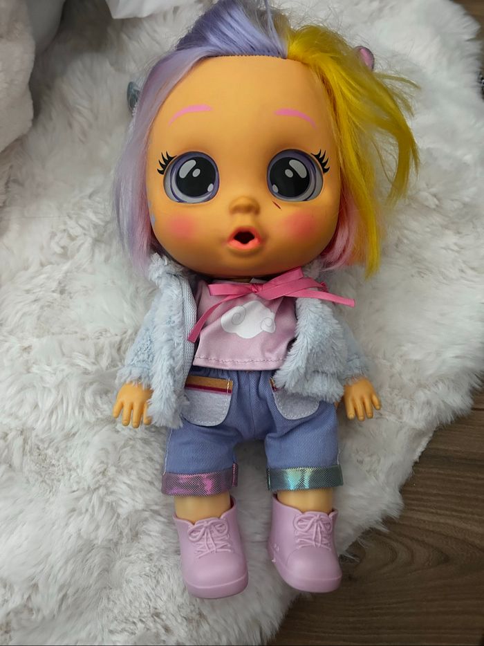 Bébé avec cheveux Cry babies - photo numéro 2