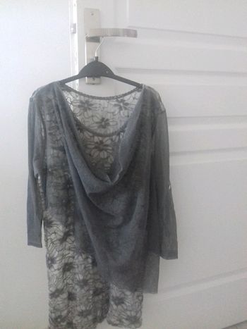 Haut transparent en dentelles