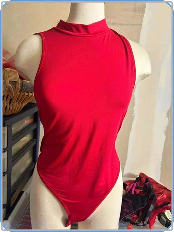 Tres  jolie Body  taille  42 neuf
