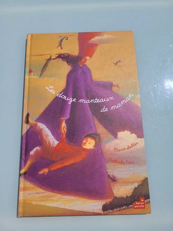 Beau livre grand format : Les douze Manteaux de maman, Éditions Le Baron Perché