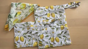 Lot pochettes + foulard