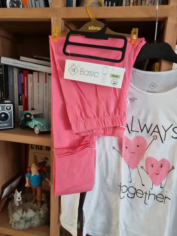 Pyjama fille neuf taille 13/14 ans - photo numéro 2