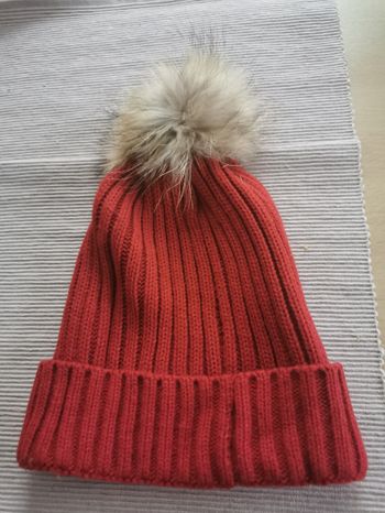 Bonnet rouge pompon