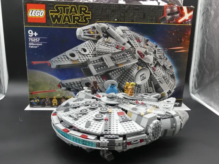 LEGO Star Wars 75257 – Millennium Falcon – Complet avec boîte - photo numéro 2