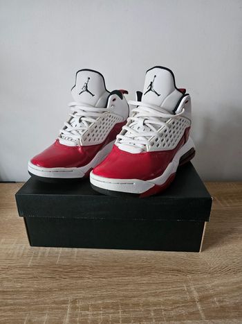 Paire de Jordan Maxin 200 - blanche et rouge - Pointure 38