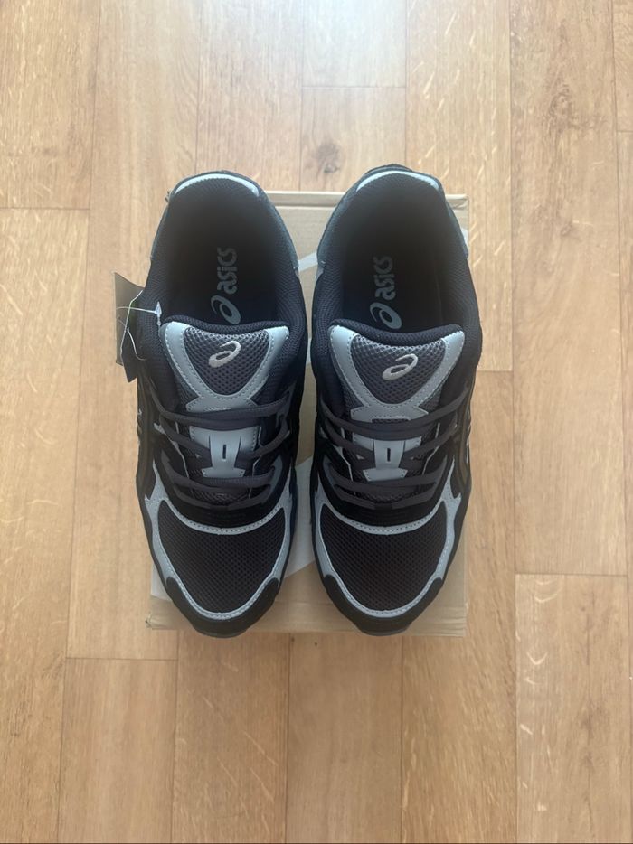 Asics gel nyc noir taille 42 neuf - photo numéro 3