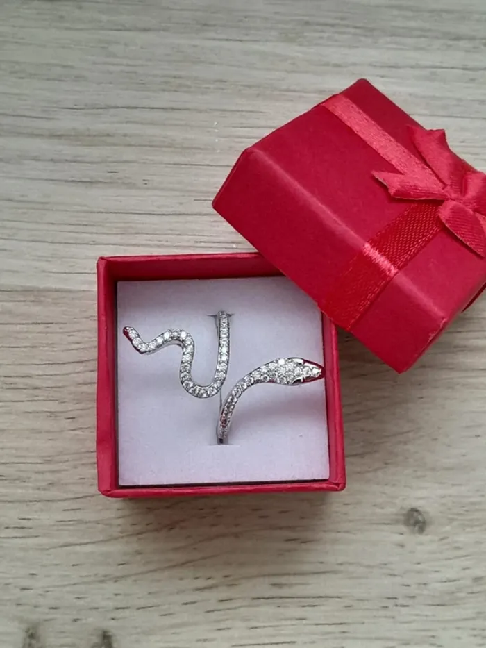 Bague serpent, avec strass, couleur argentéé, réglable