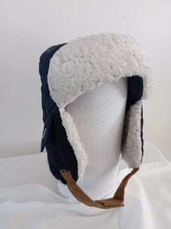 chapka de chez Babiesrus  chapeau/49/51 réf R172 B6