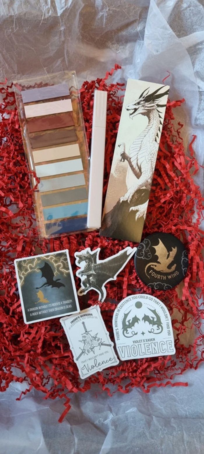 Box Fourth Wing avec défaut + Goodies - photo numéro 11