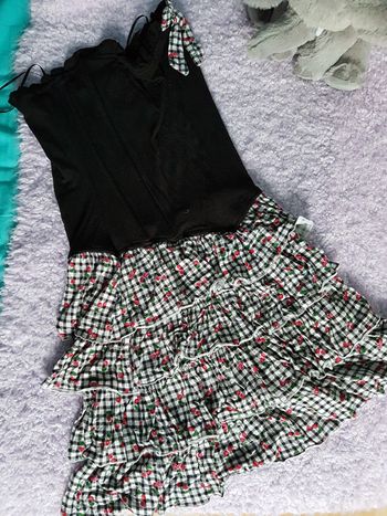 Robe bustier noir avec des cerises