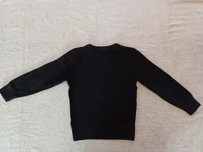 Pull noir C&A 7 ans (réf perso V57)(familleac72) - photo numéro 2