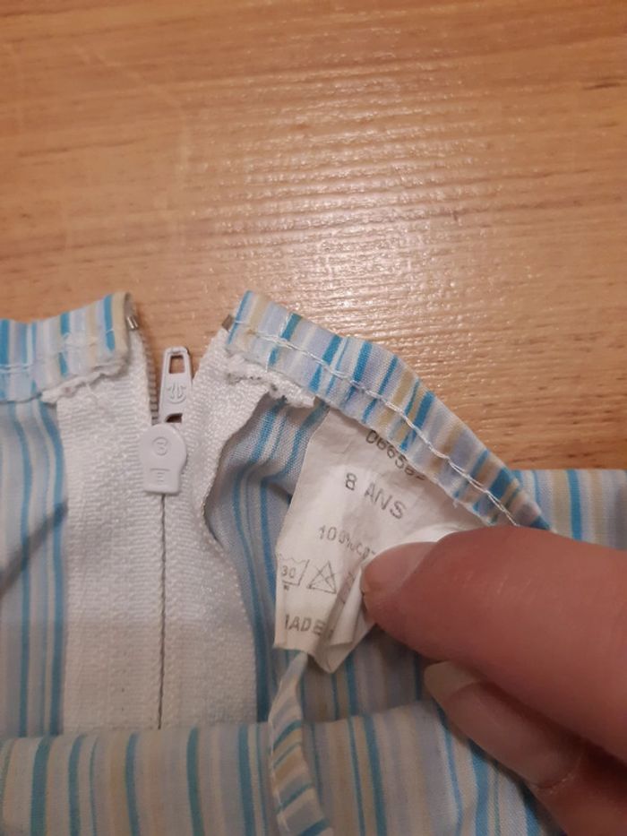 Robe taille 8 ans mais taille petit - photo numéro 3