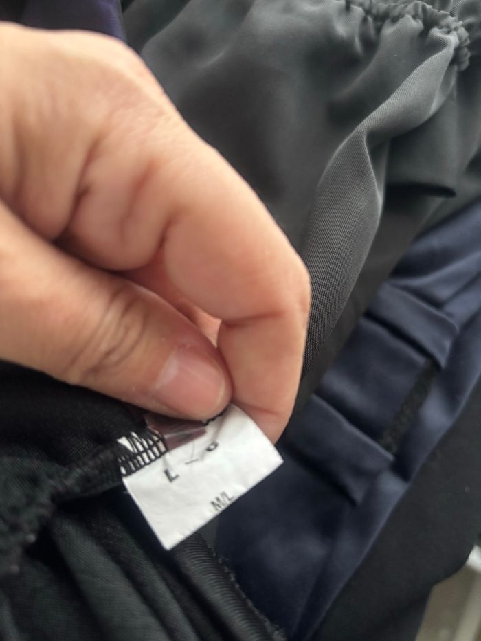 Robe noire habillée neuve - photo numéro 4