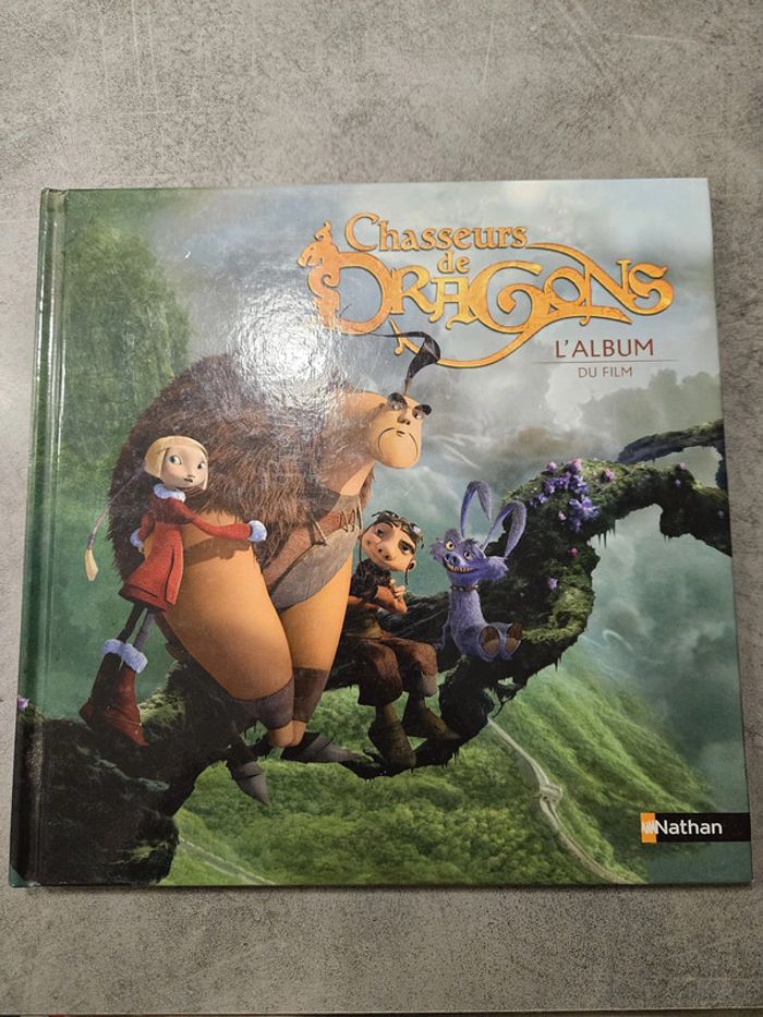 Livre jeunesse "Chasseurs de dragons : l'album du film"