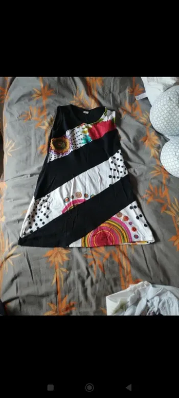 Robe coloré sans manche style Desigual