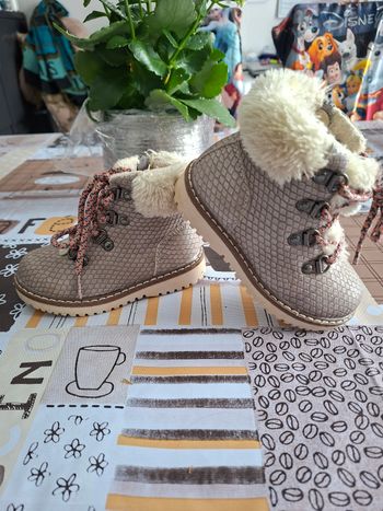 Bottines fourrés t 22