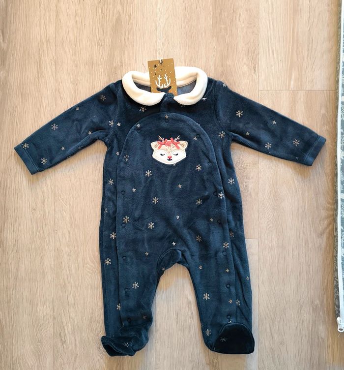 Pyjama de Noël Biche et flocons 3 mois - NEUF - photo numéro 5