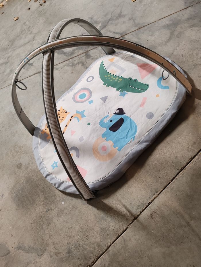 Tapis d'éveil bébé pliable avec arceaux - photo numéro 3