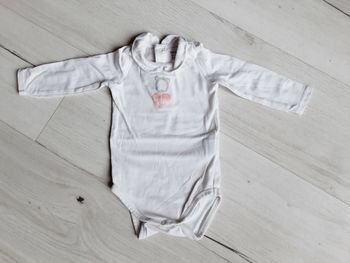 Vêtement bébé fille body manches longues Obaïbi blanc cœur 9 mois