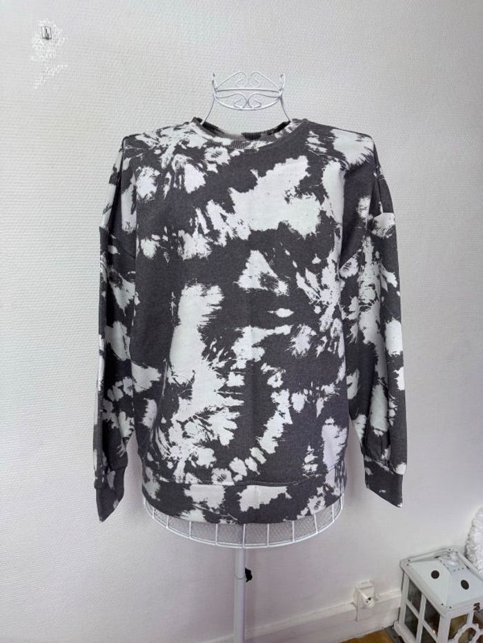 Sweat tie and dye