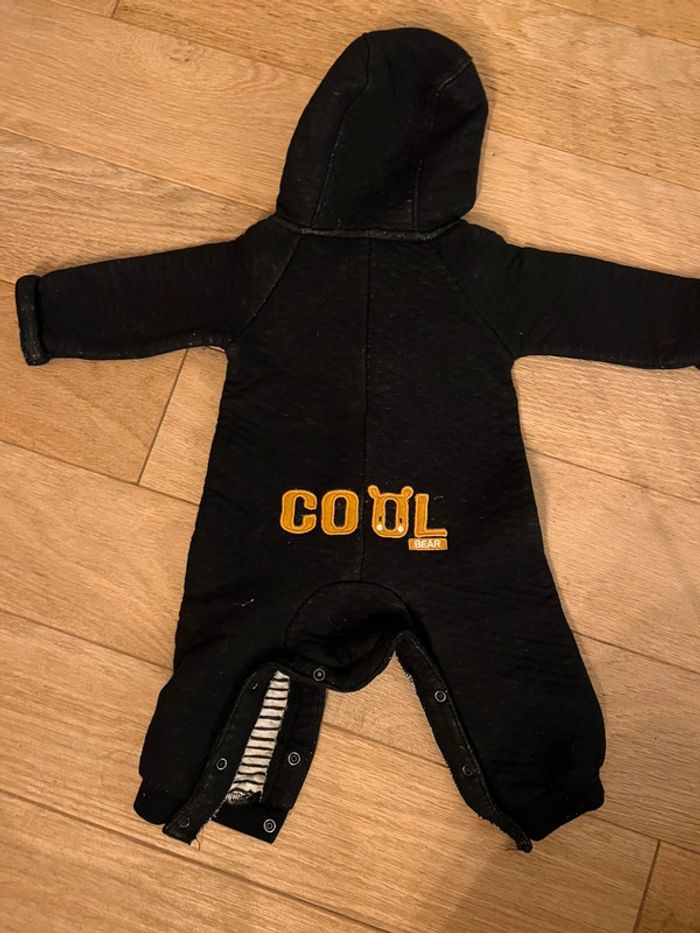 Combinaison longue noir orchestra 3 mois très bon état - photo numéro 4