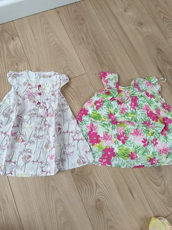 Lot 2 robes fleuris 6 mois fille