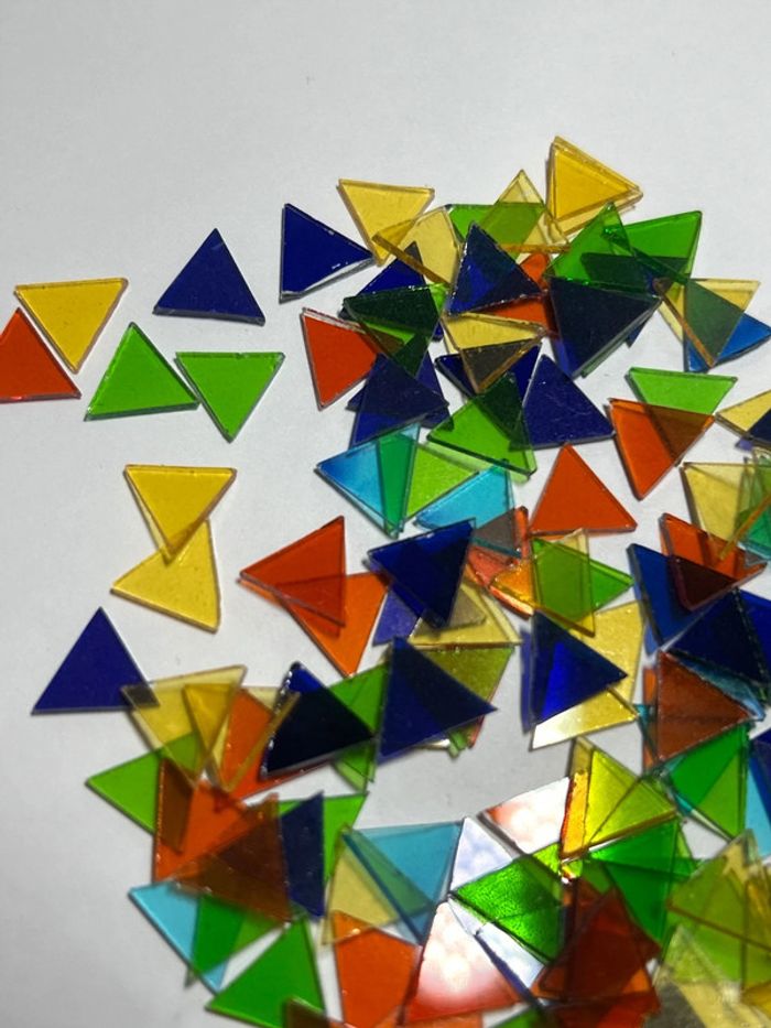 A742, env 200 triangles fins en verre taillé pour loisirs créatifs - photo numéro 2