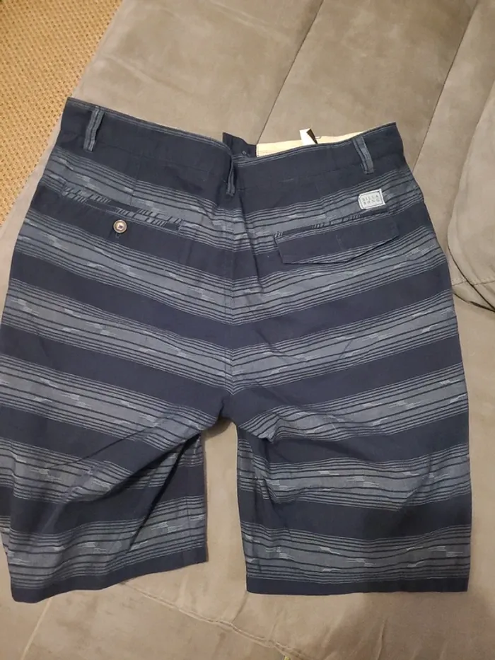 Short billabong taille 32 - photo numéro 4