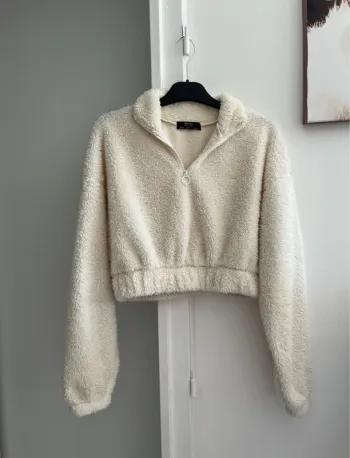Pull polaire court blanc Bershka
