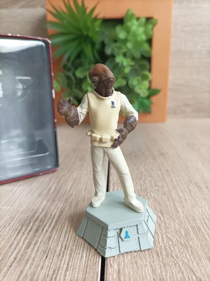Figurine pièce d'échecs Star Wars Altaya admiral Amiral Ackbar - photo numéro 4